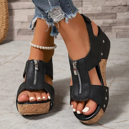 Zara | Retro sandály na klínku se zipem