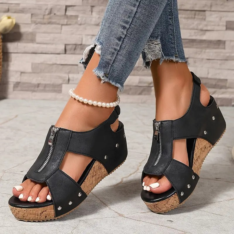 Zara | Retro sandály na klínku se zipem